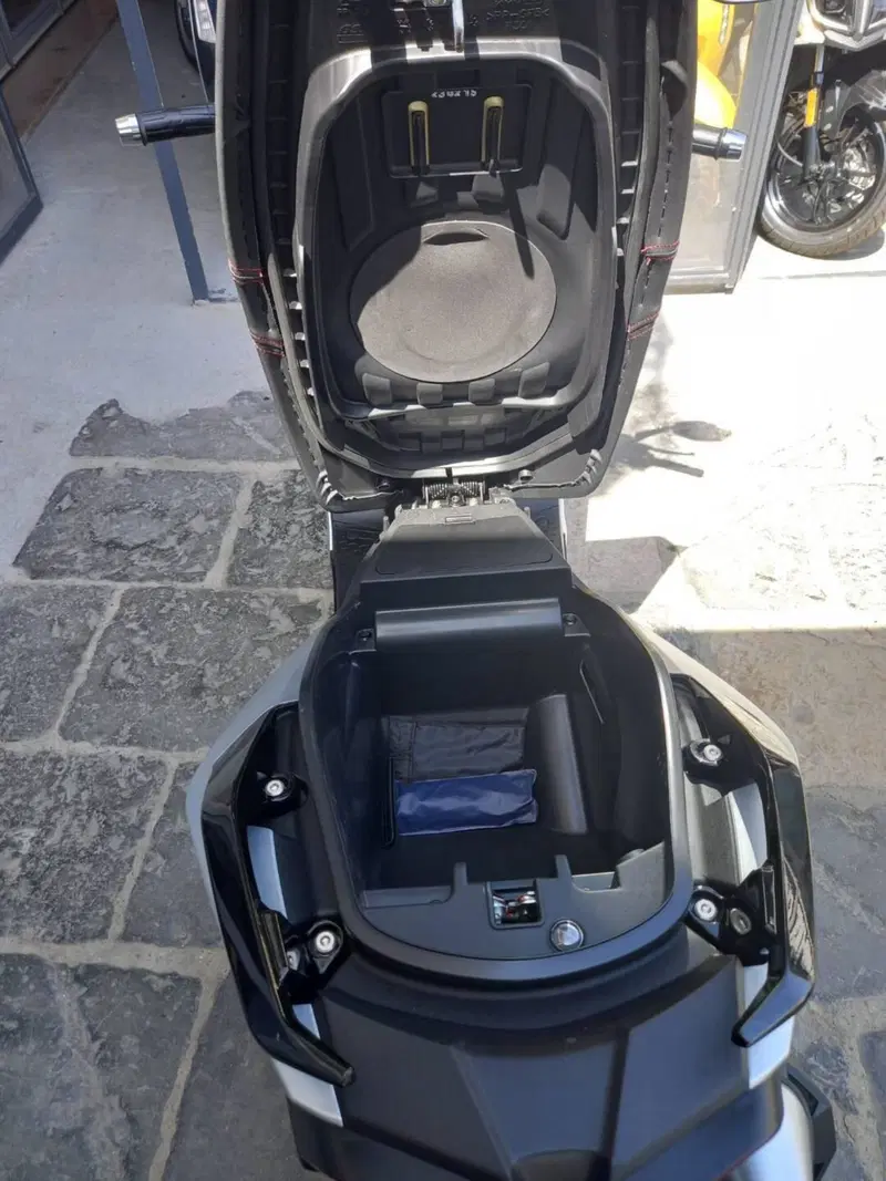 Kymco KRV 200 (2023 - 26) (12)