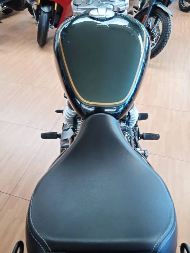 Royal Enfield Super Meteor 650 (2023 - 26) (4)