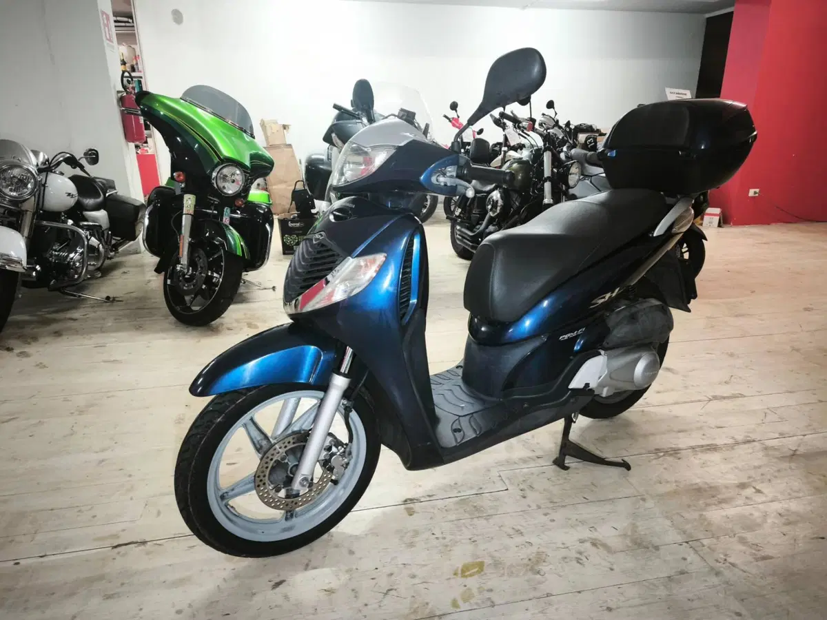 Honda SH 150i (2005 - 08) (2)