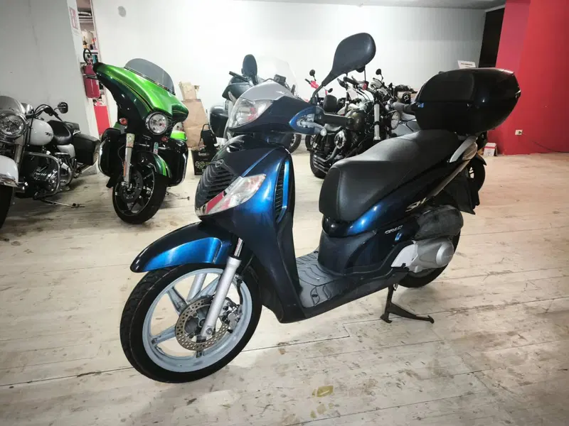 Honda SH 150i (2005 - 08) (2)