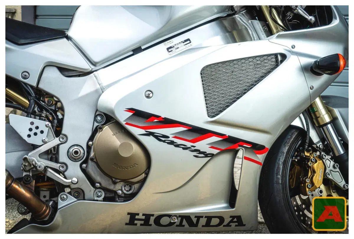 Honda VTR 1000 SP-1 (2000 - 01) (6)