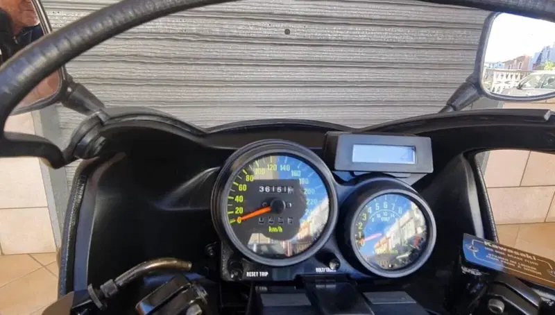 Kawasaki GPz 750 TURBO (3)