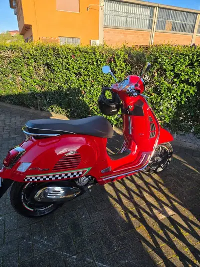 Vespa GTS 300 Super (2023 - 24) usata