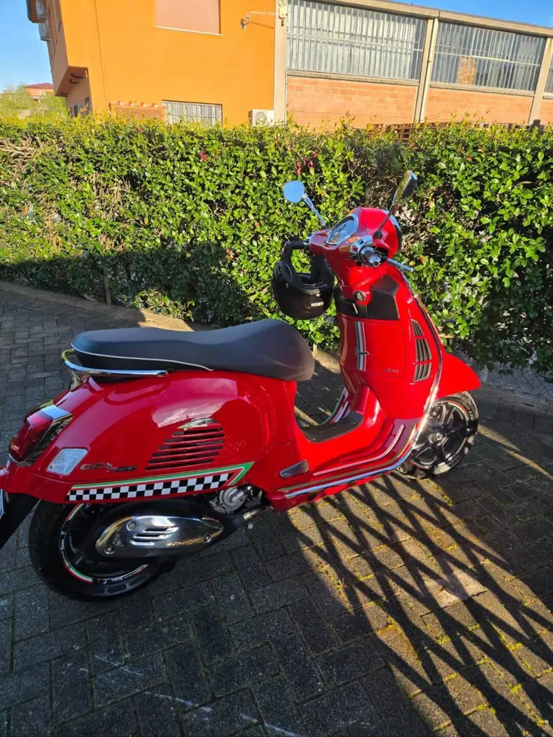 Vespa GTS 300 Super (2023 - 24)