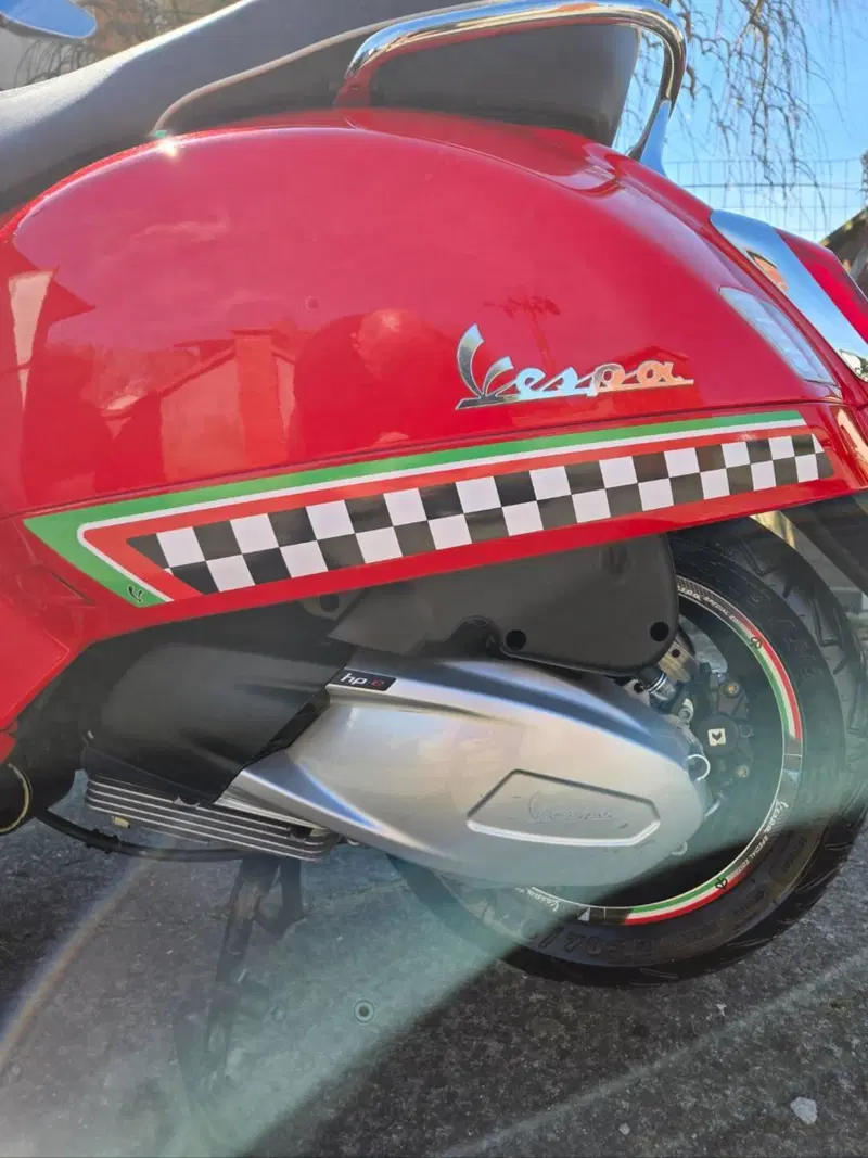 Vespa GTS 300 Super (2023 - 24) (4)