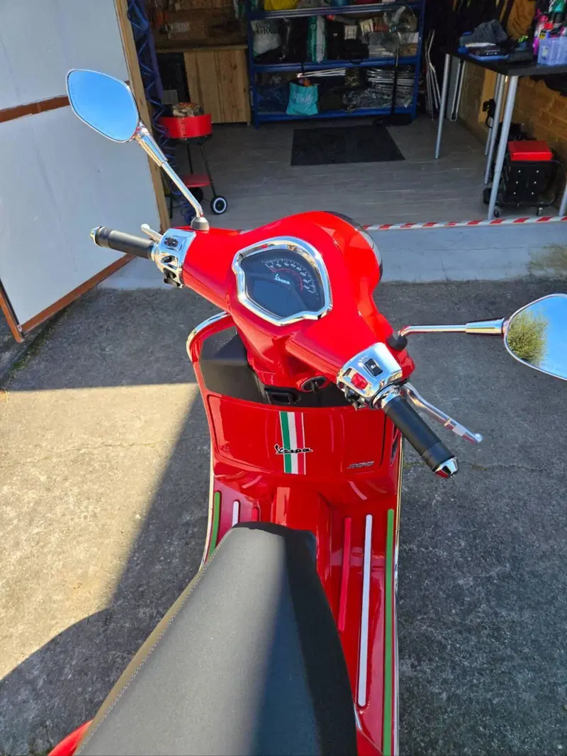 Vespa GTS 300 Super (2023 - 24) (8)