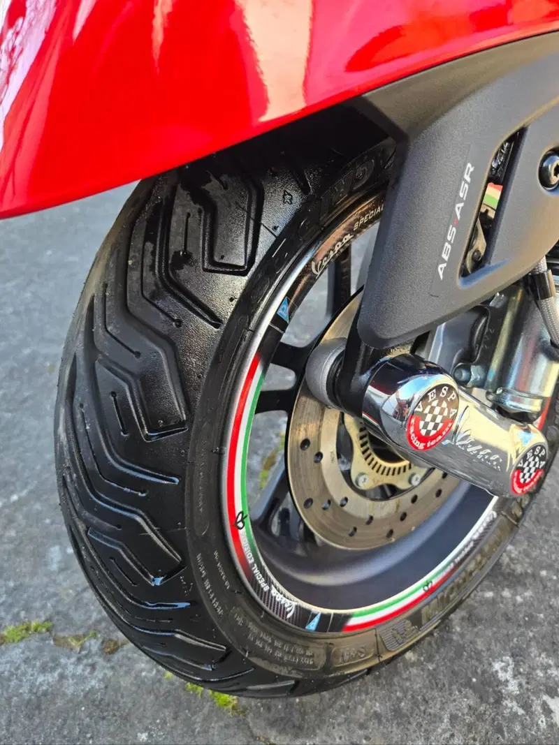 Vespa GTS 300 Super (2023 - 24) (11)