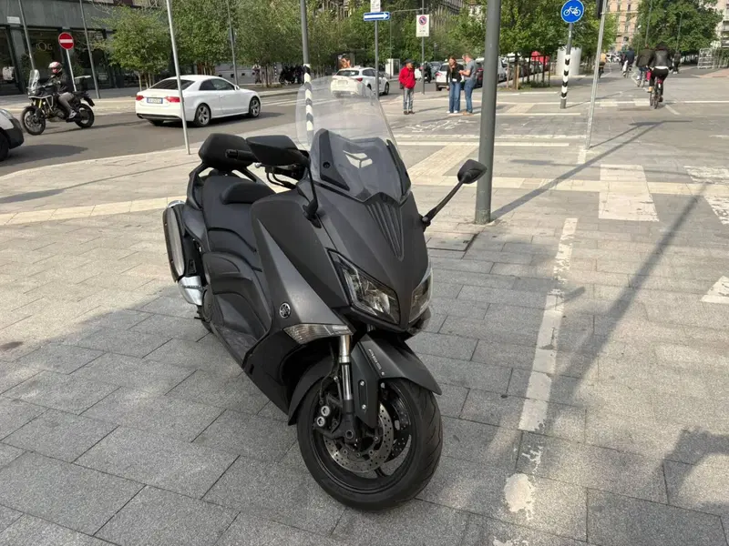 Yamaha T-Max 530 (2015 - 16) (3)