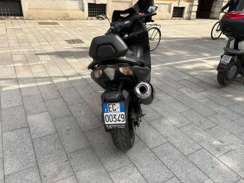 Yamaha T-Max 530 (2015 - 16) (4)
