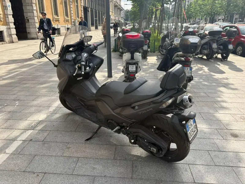 Yamaha T-Max 530 (2015 - 16) (5)