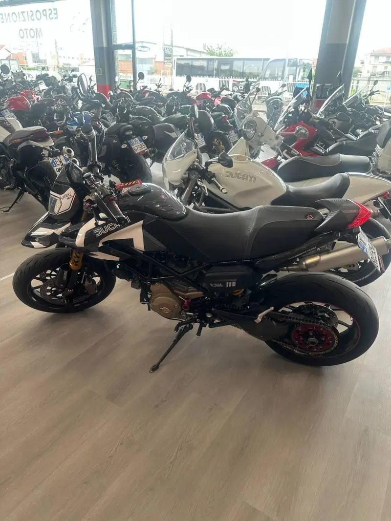 Ducati Hypermotard 1100 S (2007 - 09) (3)