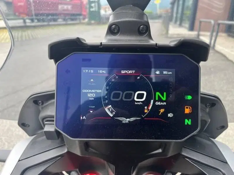 Moto Guzzi V85 TT (2024 - 26) (3)
