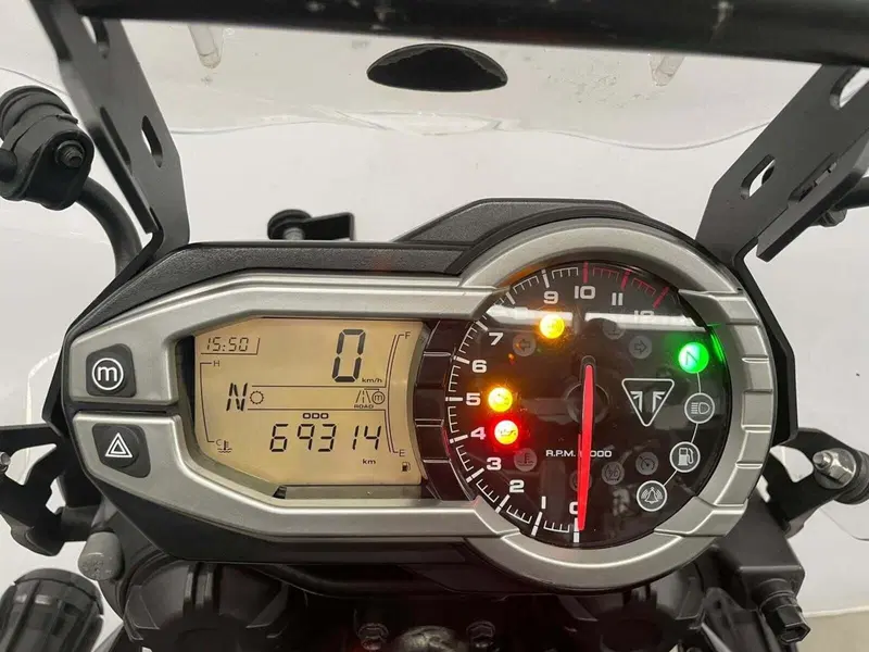 Triumph Tiger 800 XCx (2015 - 17) (5)