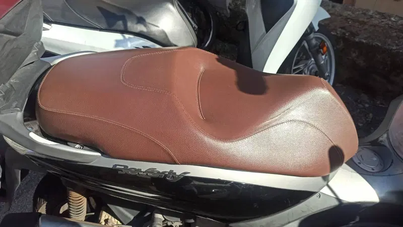 Piaggio Beverly 350 ABS (2016 - 20) (3)