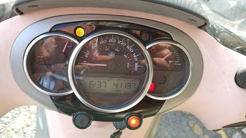 Piaggio Beverly 350 ABS (2016 - 20) (4)