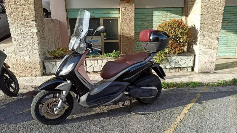 Piaggio Beverly 350 ABS (2016 - 20) (5)