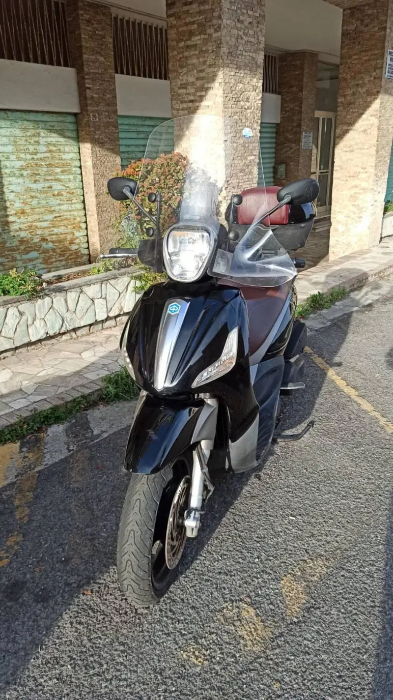 Piaggio Beverly 350 ABS (2016 - 20) (7)