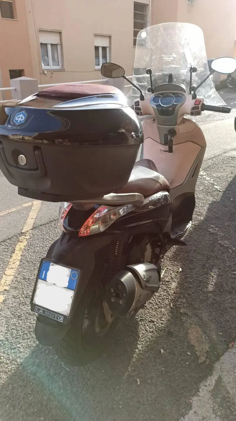 Piaggio Beverly 350 ABS (2016 - 20) (8)