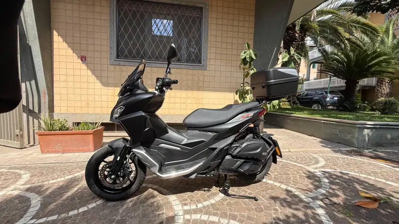 Aprilia SR GT 200 (2022 - 24) (4)