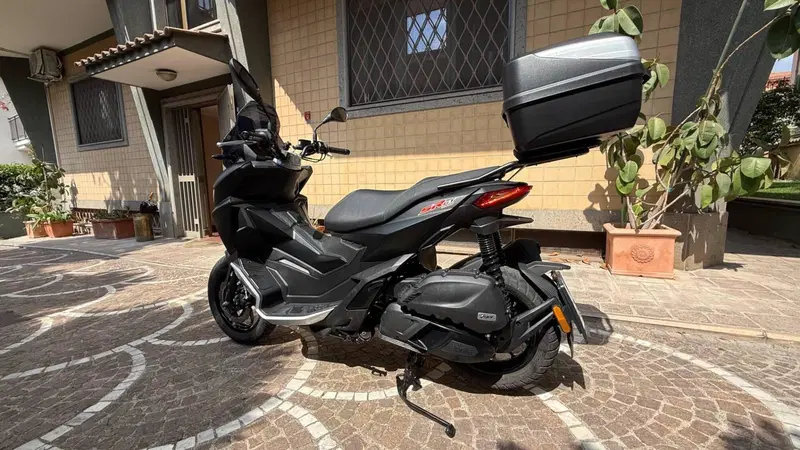 Aprilia SR GT 200 (2022 - 24) (6)