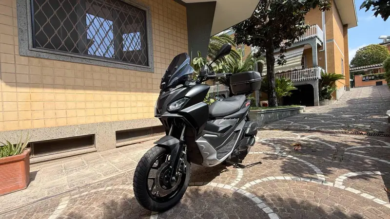 Aprilia SR GT 200 (2022 - 24) (10)
