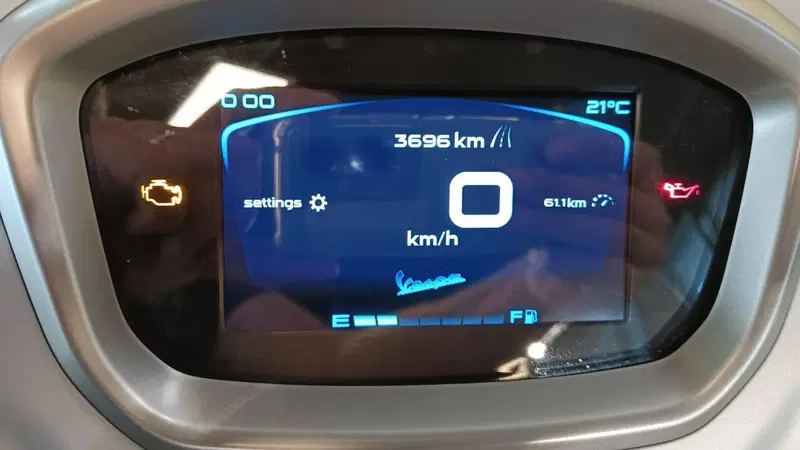 Vespa GTS 300 Super Tech (2023 - 24) (6)