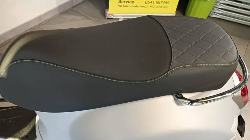 Vespa GTS 300 Super Tech (2023 - 24) (7)