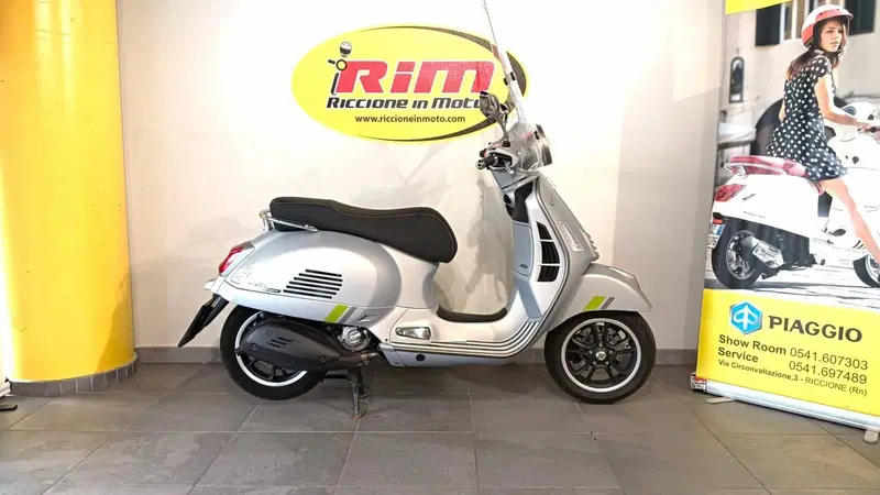 Vespa GTS 300 Super Tech (2023 - 24)