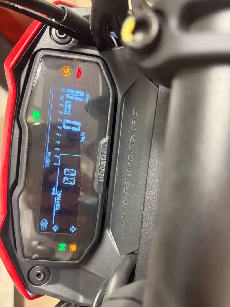 Ducati Hypermotard 698 Mono (2024 - 26) (5)