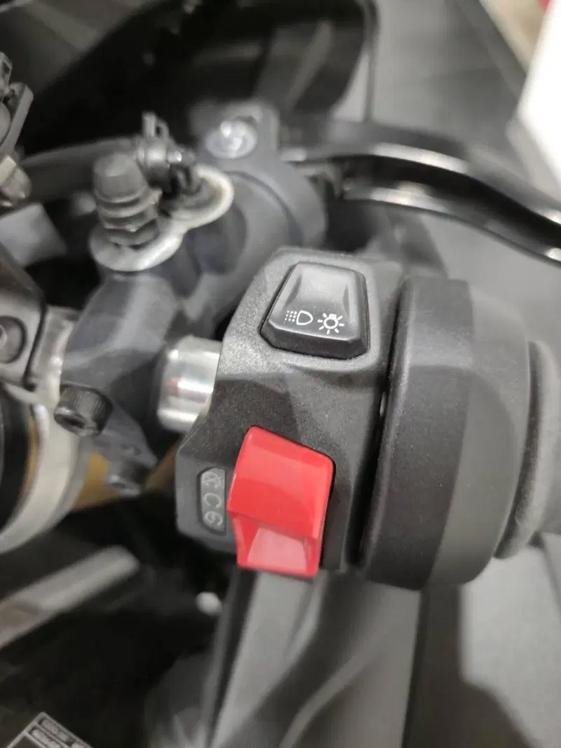 Aprilia RSV4 1100 (2025 - 26) (18)