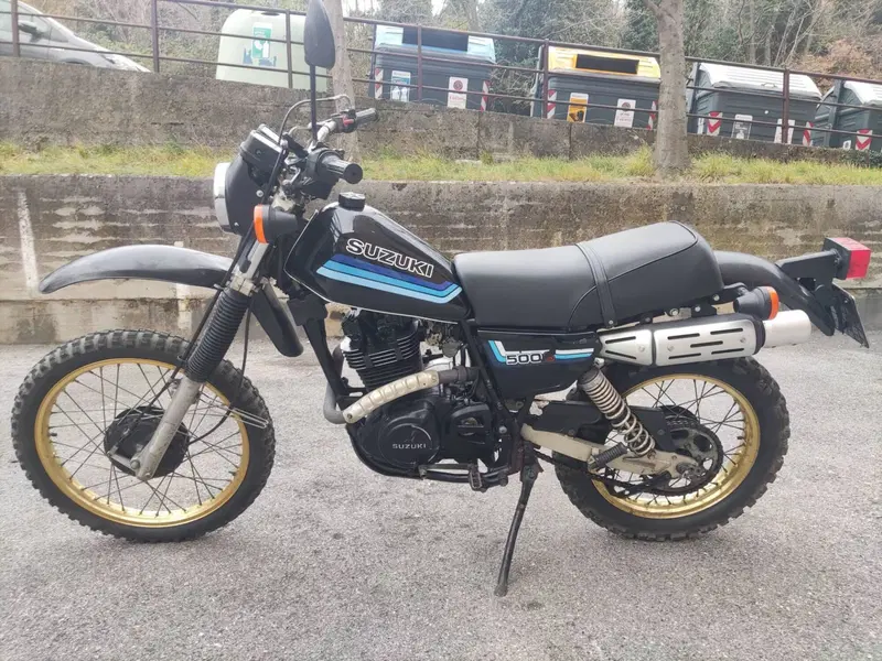 Suzuki Dr 500s (3)