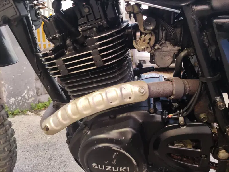 Suzuki Dr 500s (5)