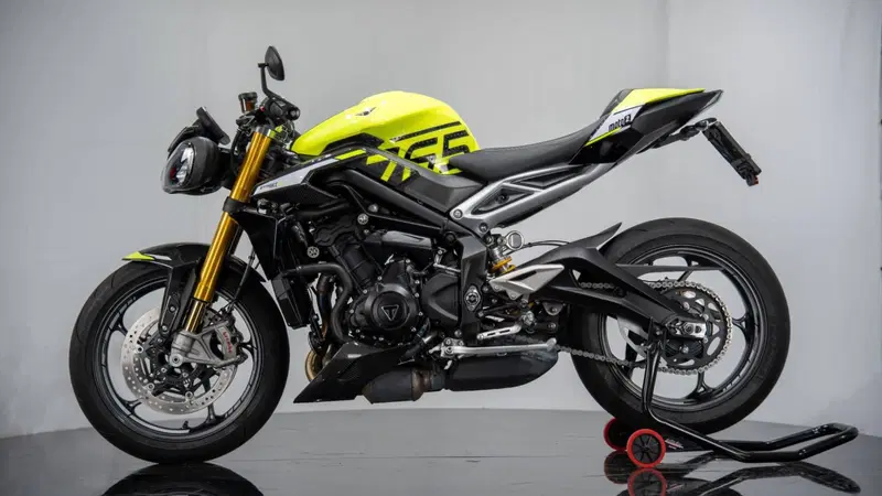 Triumph Street Triple 765 Moto2 Edition (2023 - 24) (2)