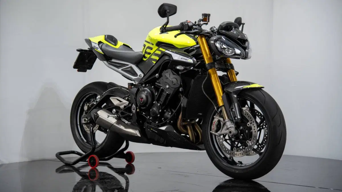 Triumph Street Triple 765 Moto2 Edition (2023 - 24) (5)