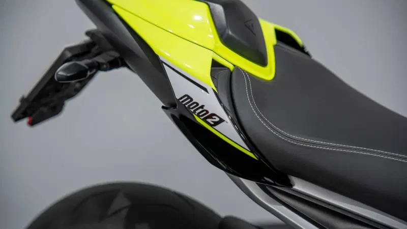 Triumph Street Triple 765 Moto2 Edition (2023 - 24) (14)