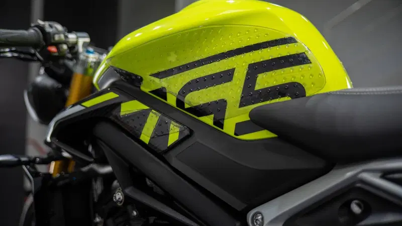 Triumph Street Triple 765 Moto2 Edition (2023 - 24) (18)