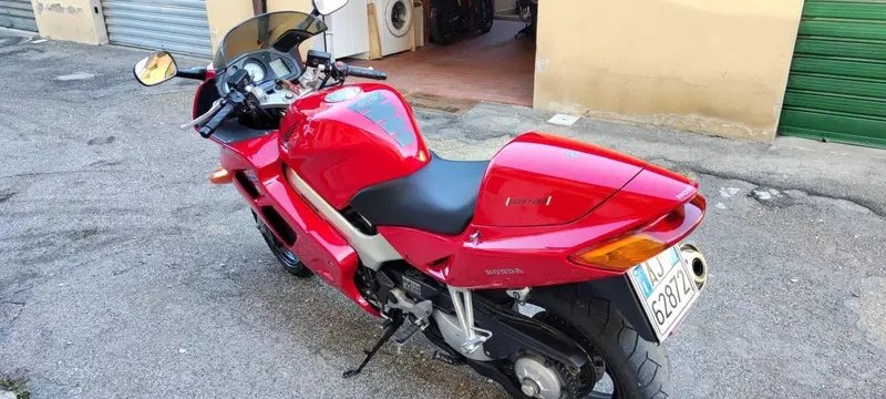 Honda VFR 800 (1998 - 01) (2)