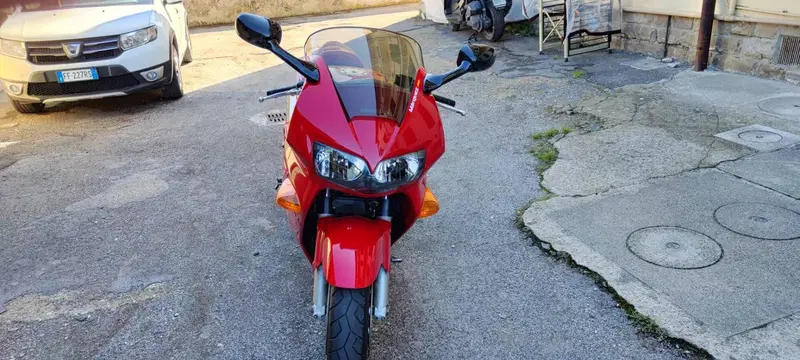 Honda VFR 800 (1998 - 01) (5)