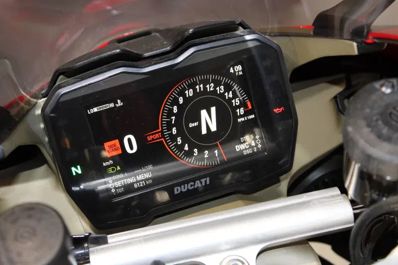 Ducati Panigale V4 S (2022 - 24) (6)