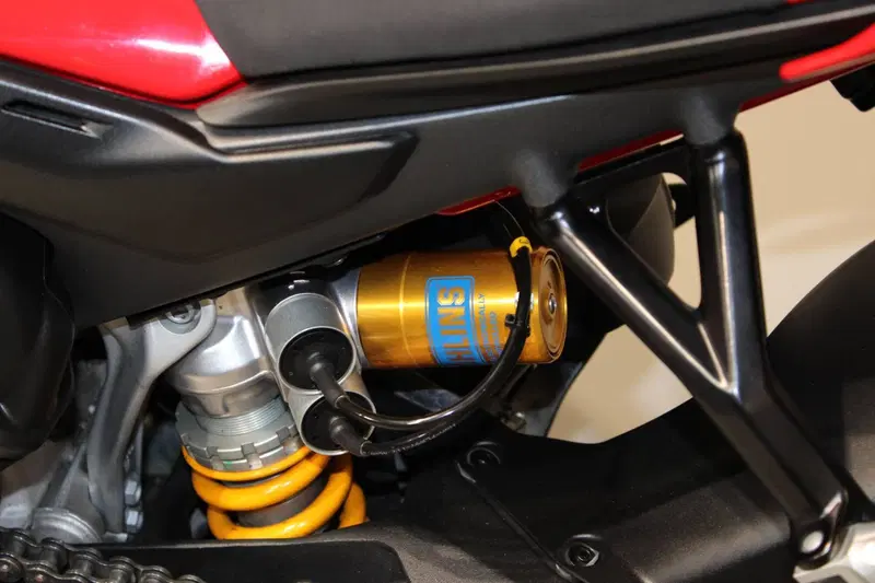 Ducati Panigale V4 S (2022 - 24) (7)