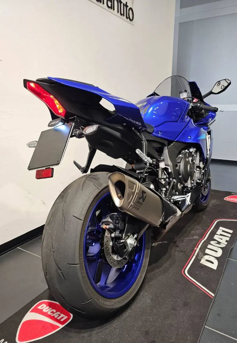 Yamaha YZF R1 (2020 - 25) (4)