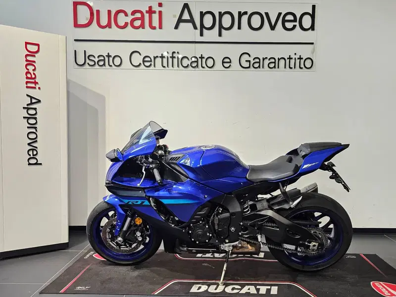 Yamaha YZF R1 (2020 - 25) (9)