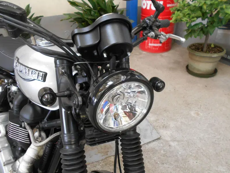 Triumph Bonneville 800 (2002 - 07) (3)