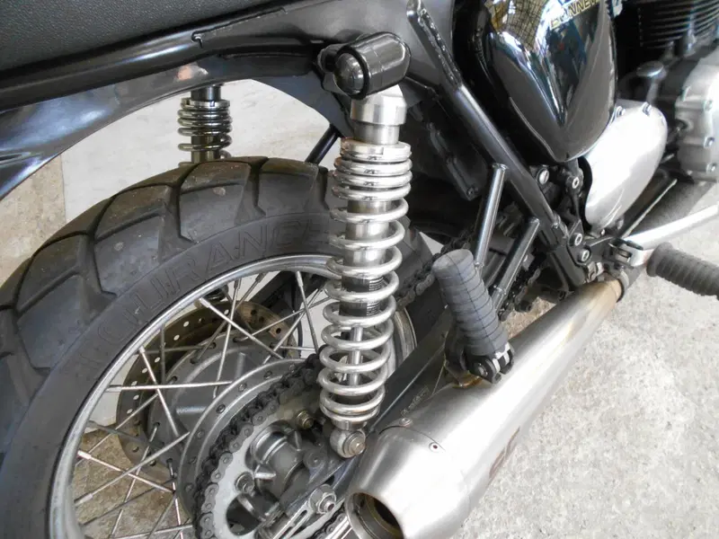 Triumph Bonneville 800 (2002 - 07) (9)