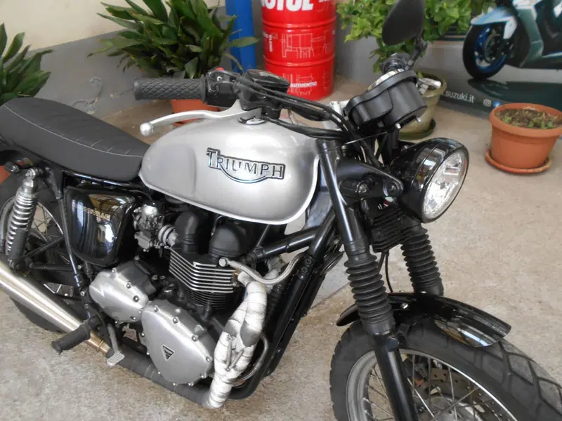 Triumph Bonneville 800 (2002 - 07) (11)