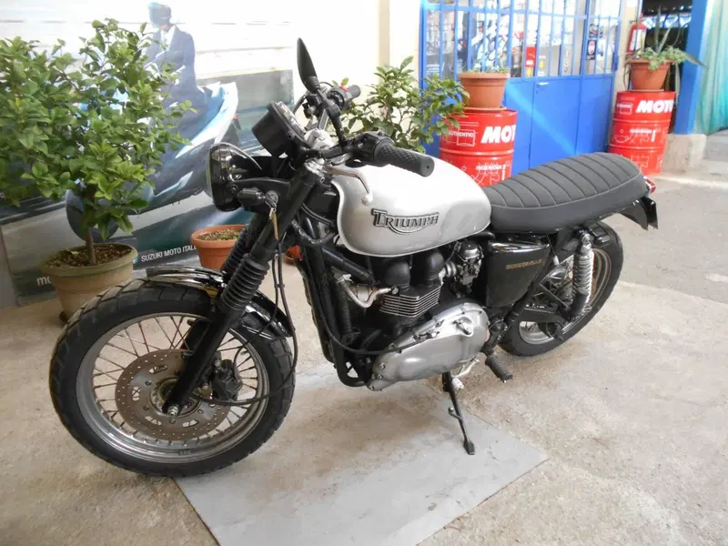 Triumph Bonneville 800 (2002 - 07) (12)