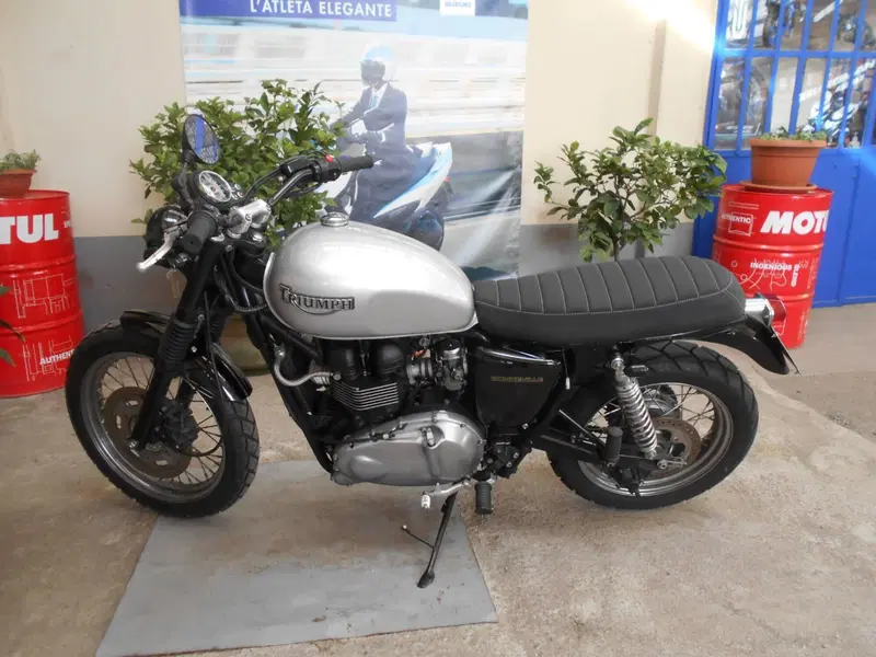 Triumph Bonneville 800 (2002 - 07) (13)