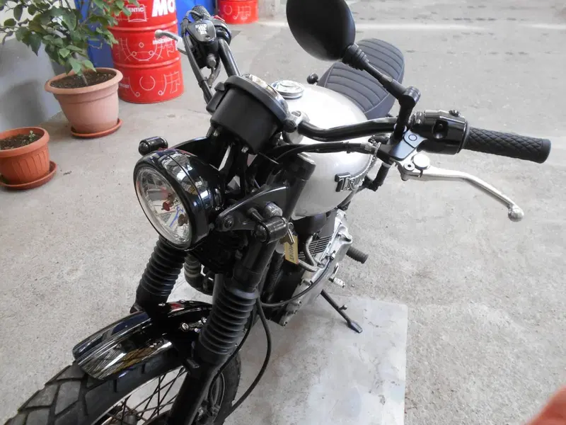 Triumph Bonneville 800 (2002 - 07) (15)