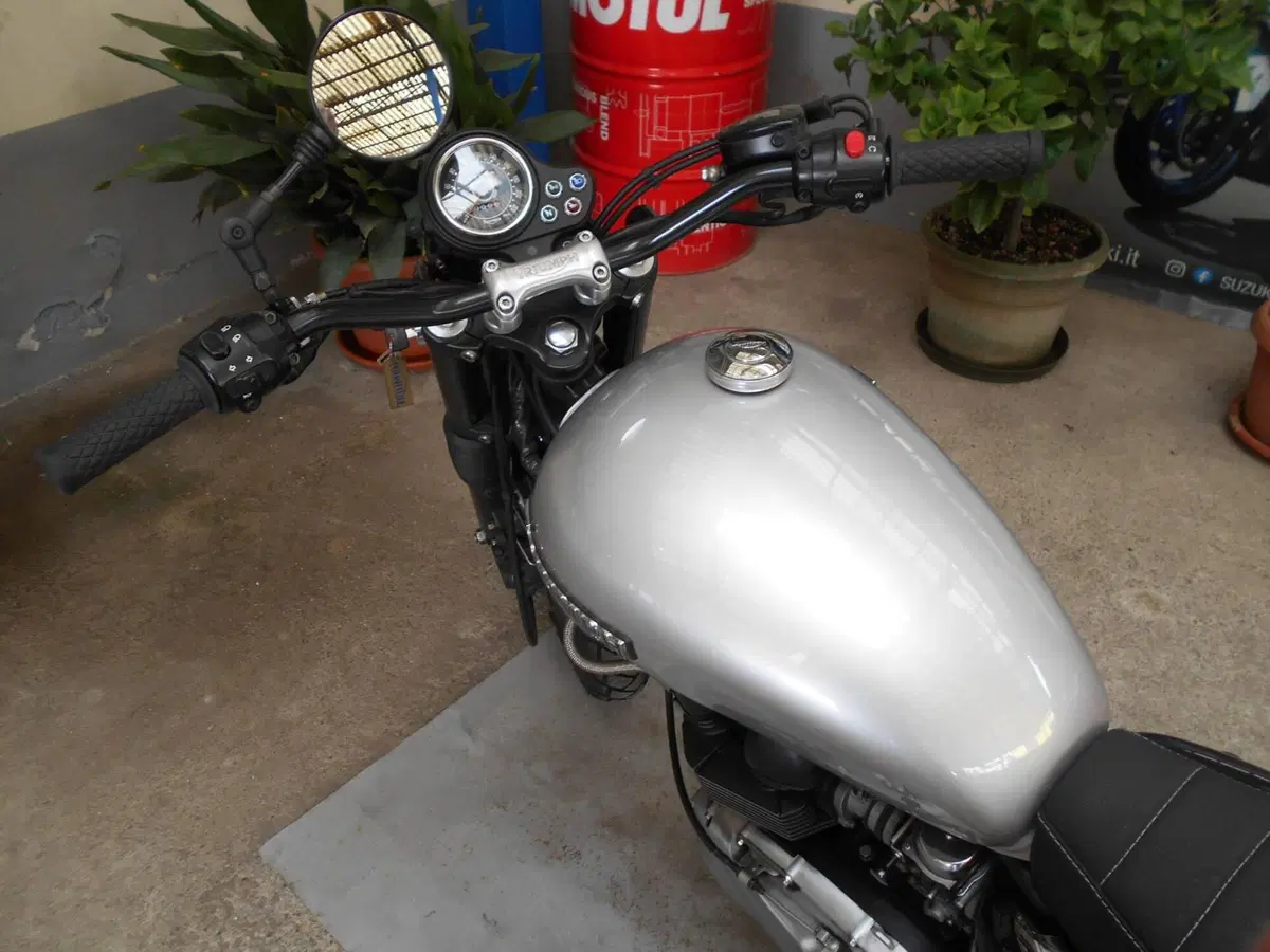 Triumph Bonneville 800 (2002 - 07) (17)