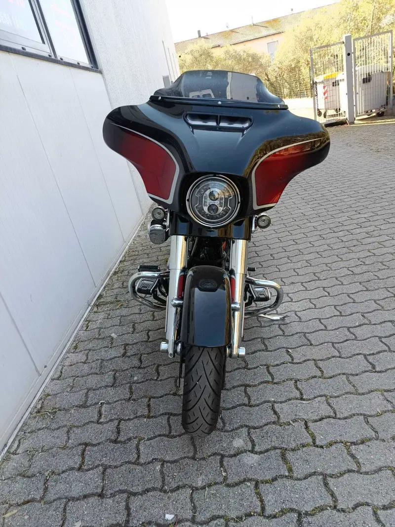 Harley-Davidson 117 Street Glide (2021) - FLHXSE (5)